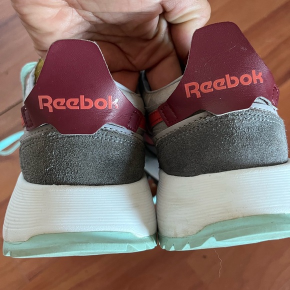REEBOK CLASSIC LEGACY GREY SHARK SNEAKERS - Picture 4 of 16